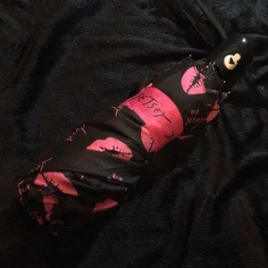 💖🖤Betsy Johnson Lips and Signature Umbrella